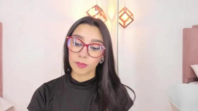 Image 2 of lailawatson Stream on Chaturbate on 15 months ago