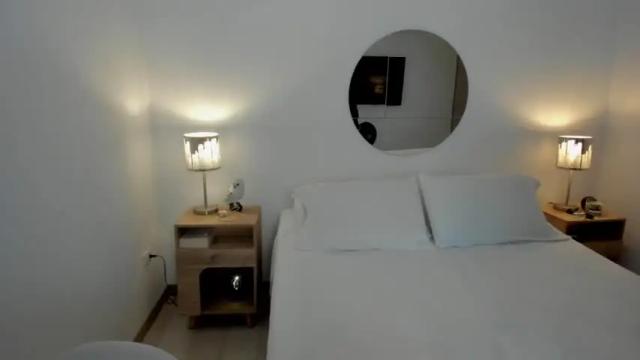 Image 2 of laira_scott Stream on Chaturbate on 18 months ago