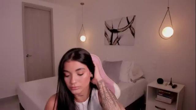 Image 3 of laira_scott Stream on Chaturbate on 6 months ago