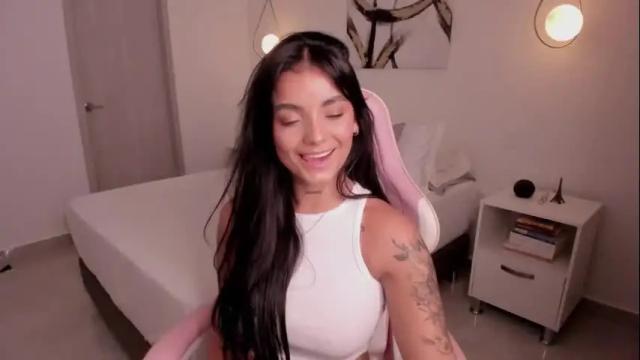 Image 8 of laira_scott Stream on Chaturbate on 6 months ago
