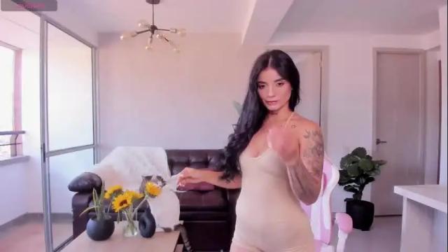 Image 4 of laira_scott Stream on Chaturbate on 2 months ago