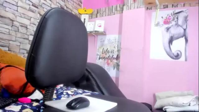 Image 7 of laiza_samantha Stream on Chaturbate on 11 days ago