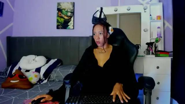 Image 3 of laiza_samantha Stream on Chaturbate on 1 month ago