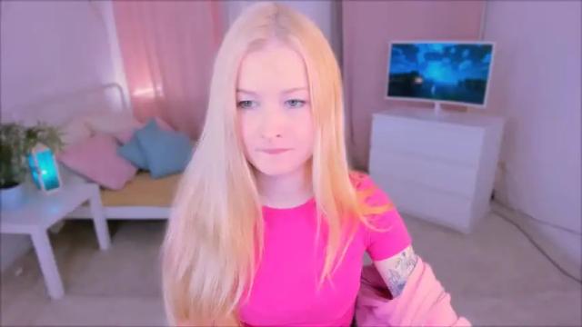 Image 12 of laly_peach Stream on Chaturbate on 14 months ago