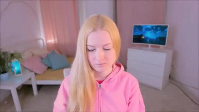 Image 2 of laly_peach Stream on Chaturbate on 14 months ago