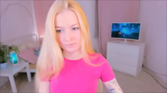 Image 6 of laly_peach Stream on Chaturbate on 14 months ago