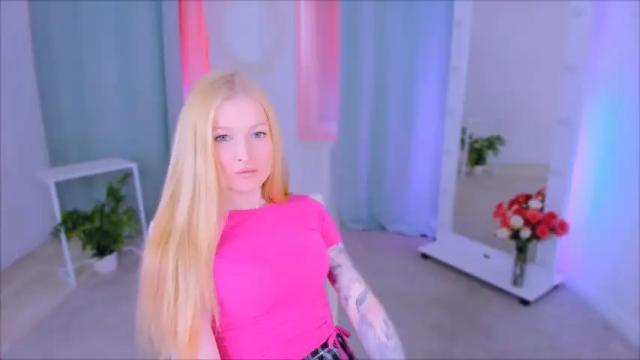 Image 6 of laly_peach Stream on Chaturbate on 14 months ago