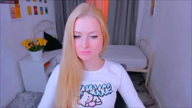 Image 10 of laly_peach Stream on Chaturbate on 13 months ago