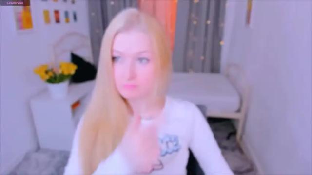 Image 11 of laly_peach Stream on Chaturbate on 13 months ago