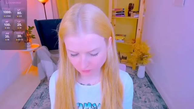 Image 2 of laly_peach Stream on Chaturbate on 13 months ago