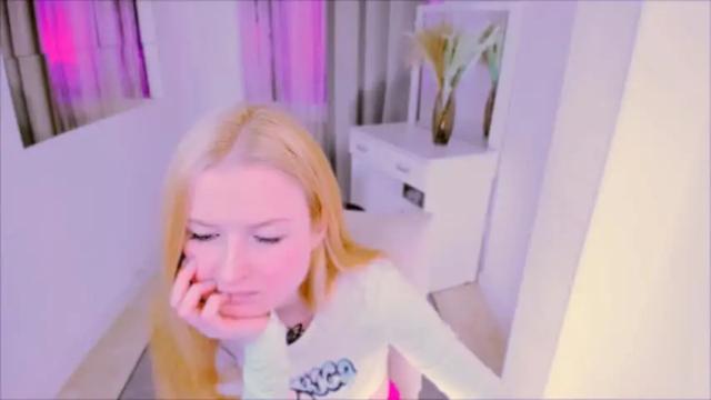 Image 8 of laly_peach Stream on Chaturbate on 13 months ago
