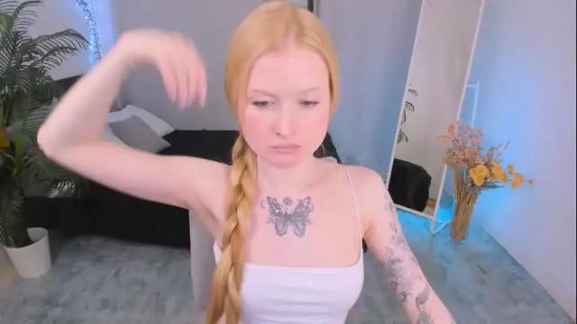 Image 3 of laly_peach Stream on Chaturbate on 1 month ago