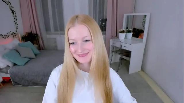 Image 6 of laly_peach Stream on Chaturbate on 1 month ago