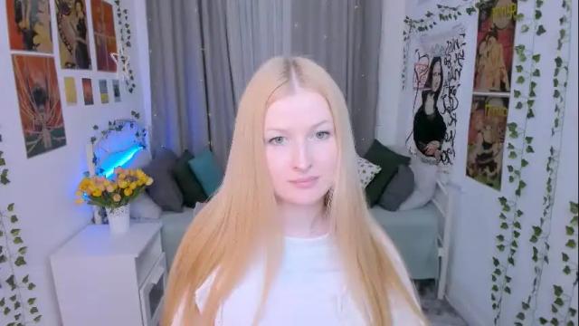 Image 2 of laly_peach Stream on Chaturbate on 1 month ago