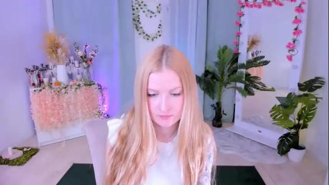 Image 10 of laly_peach Stream on Chaturbate on 1 month ago