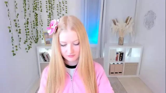 Image 4 of laly_peach Stream on Chaturbate on 1 month ago