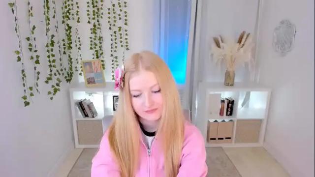 Image 8 of laly_peach Stream on Chaturbate on 1 month ago
