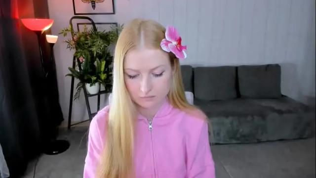 Image 4 of laly_peach Stream on Chaturbate on 1 month ago