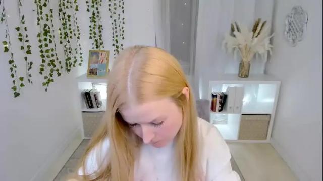 Image 11 of laly_peach Stream on Chaturbate on 1 month ago