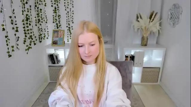 Image 12 of laly_peach Stream on Chaturbate on 1 month ago