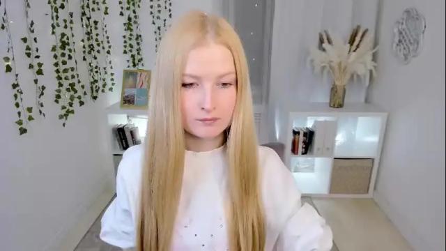 Image 3 of laly_peach Stream on Chaturbate on 1 month ago