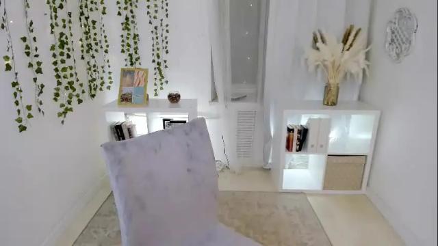Image 4 of laly_peach Stream on Chaturbate on 1 month ago
