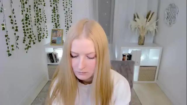 Image 8 of laly_peach Stream on Chaturbate on 1 month ago