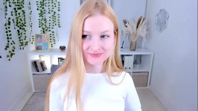 Image 10 of laly_peach Stream on Chaturbate on 1 month ago