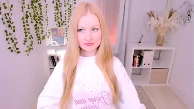 Image 12 of laly_peach Stream on Chaturbate on 29 days ago