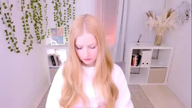 Image 2 of laly_peach Stream on Chaturbate on 29 days ago