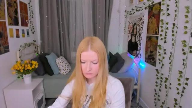 Image 12 of laly_peach Stream on Chaturbate on 21 days ago