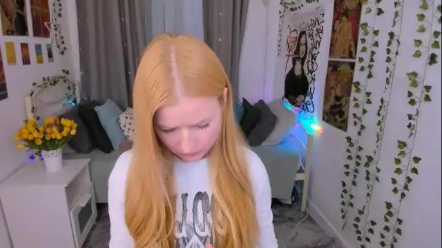 Image 7 of laly_peach Stream on Chaturbate on 21 days ago