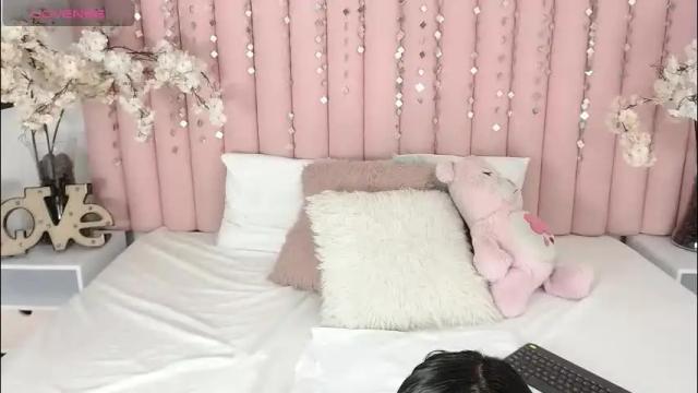Image 3 of lalycastro Stream on Chaturbate on 3 months ago