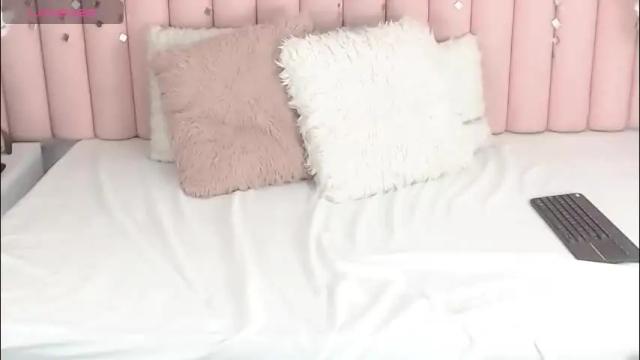 Image 10 of lalycastro Stream on Chaturbate on 1 month ago