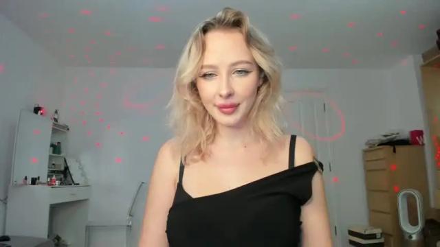 Image 6 of lamantina Stream on Chaturbate on 15 months ago
