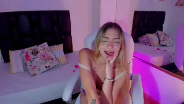 Image 11 of lana__rosse Stream on Chaturbate on 2 months ago