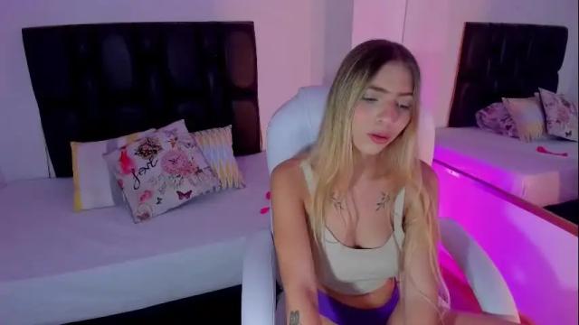 Image 4 of lana__rosse Stream on Chaturbate on 2 months ago