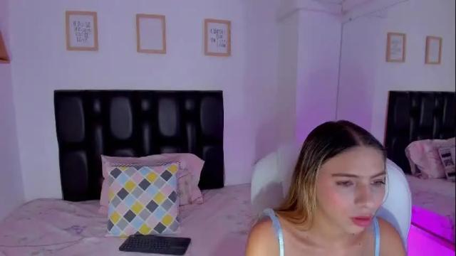 Image 11 of lana__rosse Stream on Chaturbate on 2 months ago