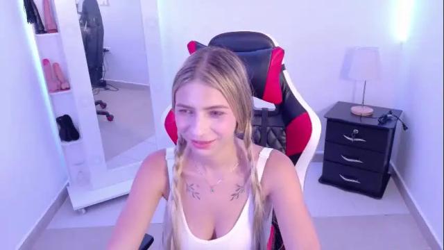Image 11 of lana__rosse Stream on Chaturbate on 1 month ago