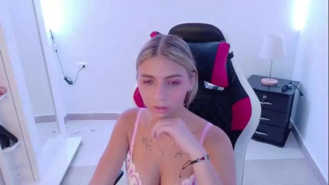 Image 6 of lana__rosse Stream on Chaturbate on 1 month ago