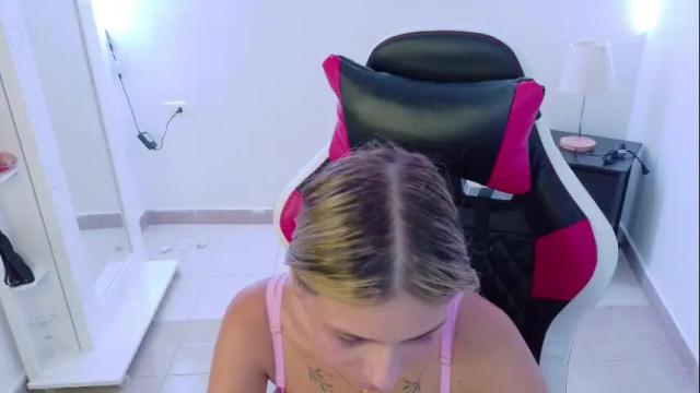 Image 10 of lana__rosse Stream on Chaturbate on 1 month ago