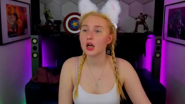 Image 11 of lana_delmar Stream on Chaturbate on 27 months ago