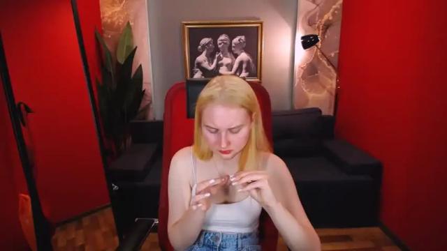 Image 6 of lana_delmar Stream on Chaturbate on 27 months ago
