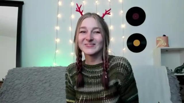 Image 11 of lanadelmaar Stream on Chaturbate on 18 months ago