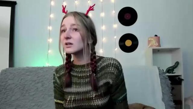 Image 7 of lanadelmaar Stream on Chaturbate on 18 months ago