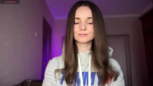 Image 3 of lanaloulou Stream on Chaturbate on 1 month ago