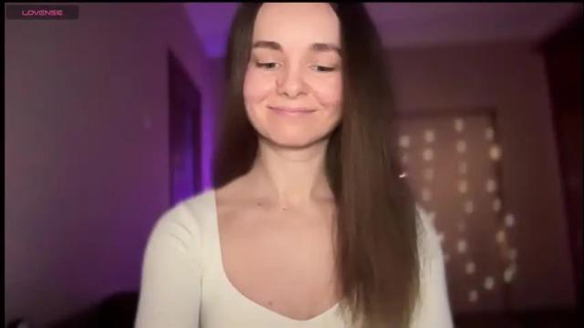Image 6 of lanaloulou Stream on Chaturbate on 1 month ago