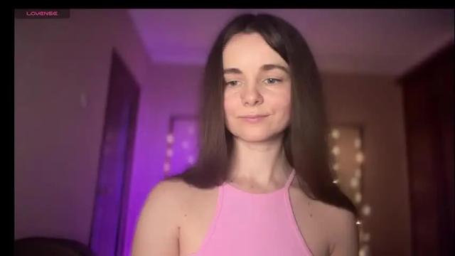 Image 3 of lanaloulou Stream on Chaturbate on 6 days ago