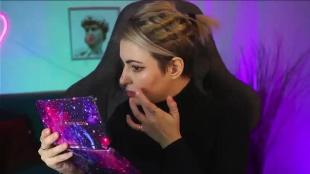 Image 3 of lanawolsen Stream on Chaturbate on 16 months ago
