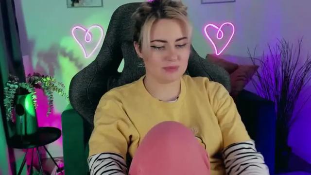 Image 10 of lanawolsen Stream on Chaturbate on 16 months ago